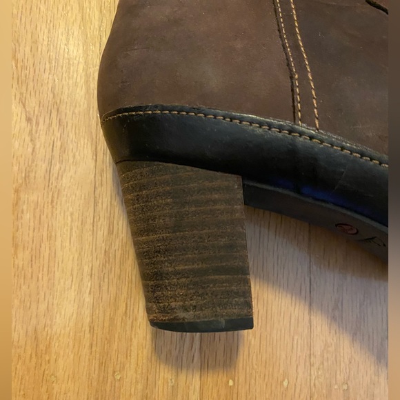 Clarks rich brown nubuck suede lined knee high boots - Picture 3 of 10